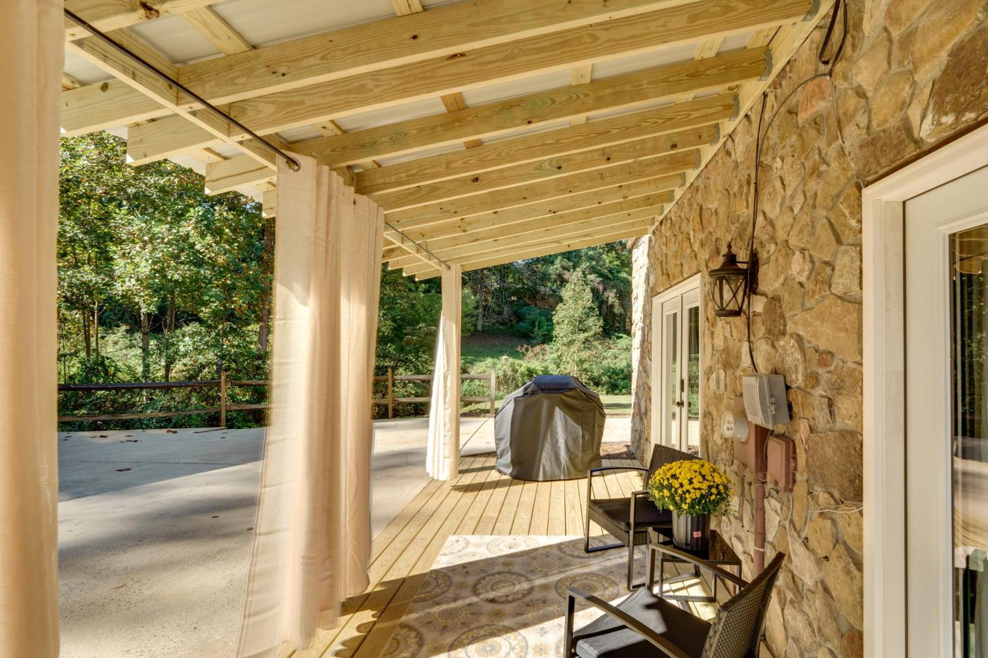 Pet-Friendly Hickory Vacation Rental With Fire Pit! Kültér fotó